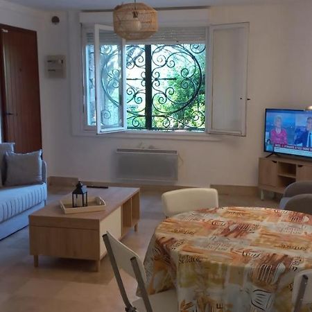 Appartement Et Sa Grande Terrasse En Rez De Jardin 생타굴프 외부 사진