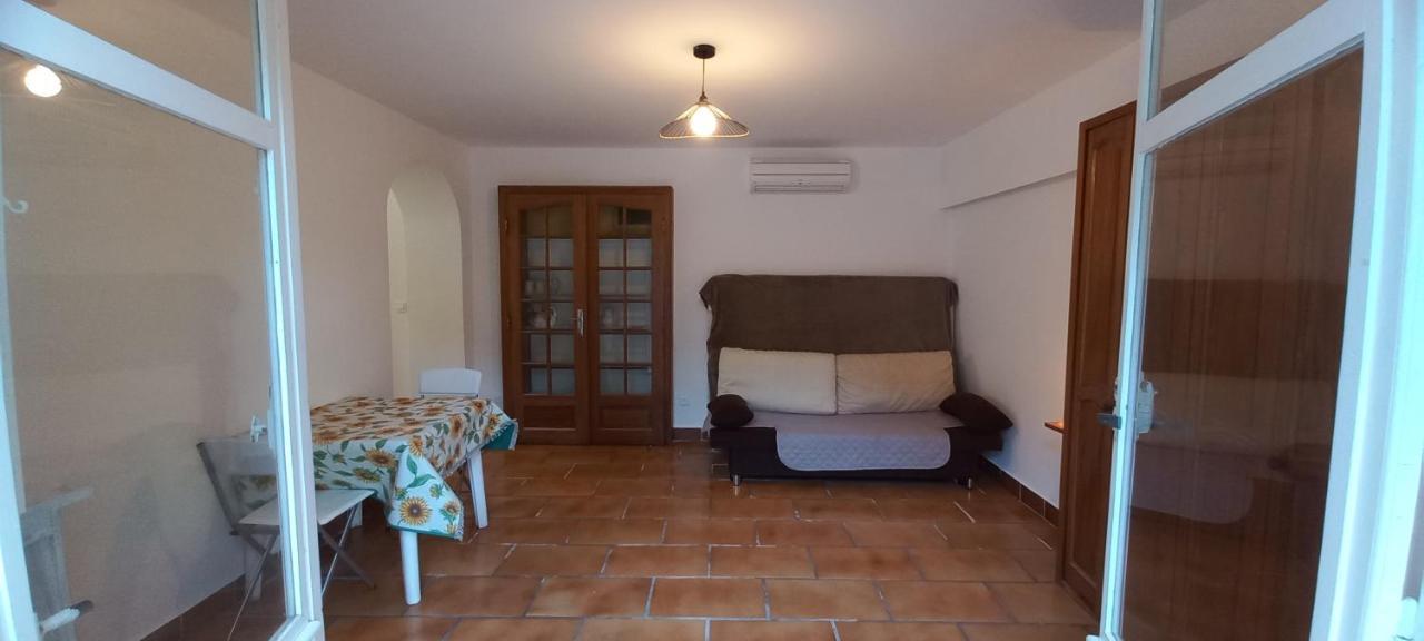 Appartement Et Sa Grande Terrasse En Rez De Jardin 생타굴프 외부 사진
