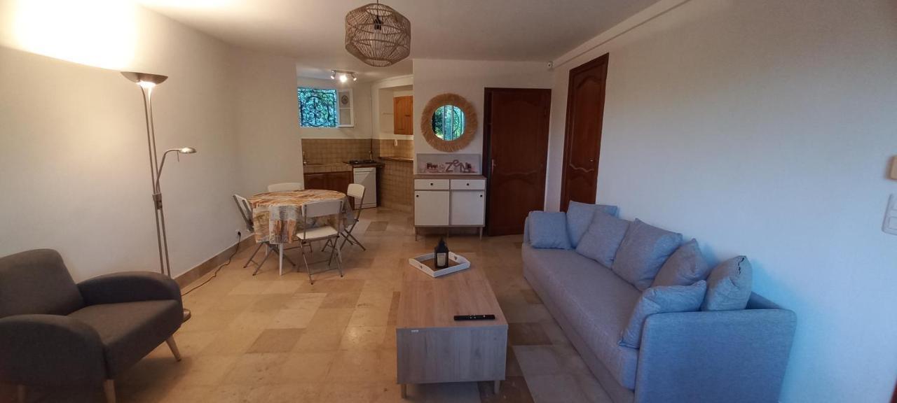 Appartement Et Sa Grande Terrasse En Rez De Jardin 생타굴프 외부 사진